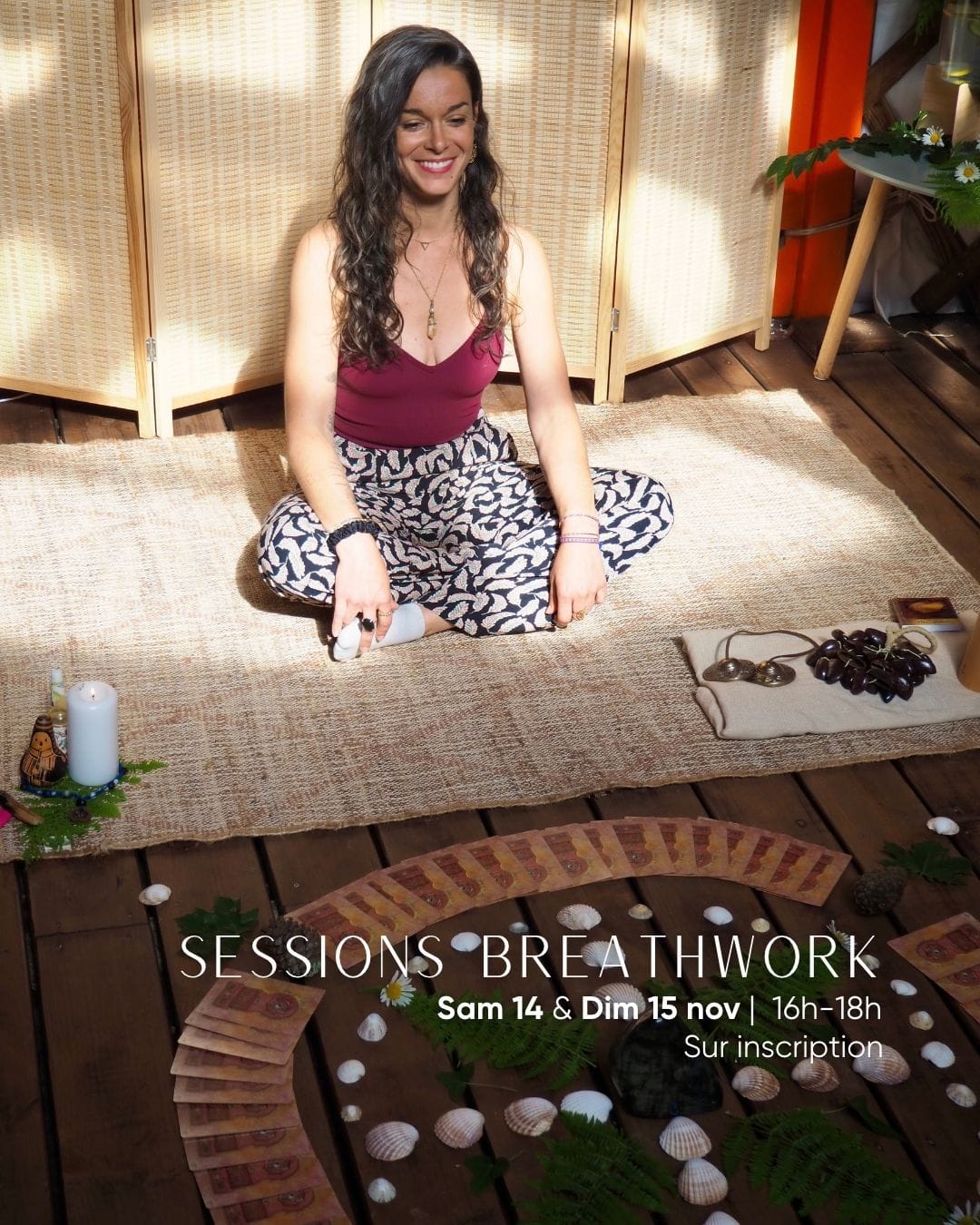 Femme assise lors d’une séance de breathwork spirituelle
